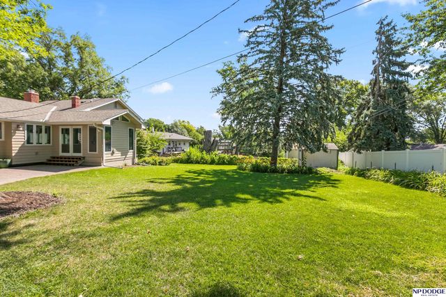 9911 Pasadena Avenue, Omaha, NE 68124