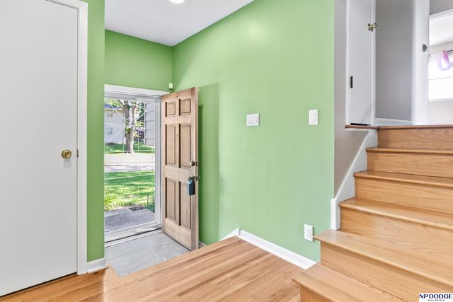 9911 Pasadena Avenue, Omaha, NE 68124