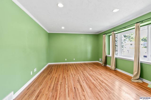 9911 Pasadena Avenue, Omaha, NE 68124