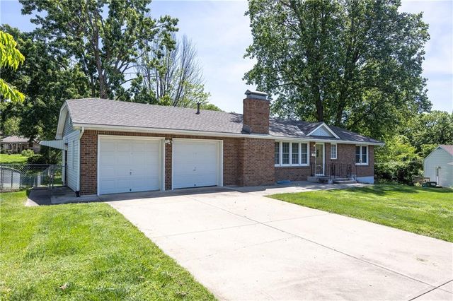 6603 N Grand Avenue, Kansas City, MO 64118