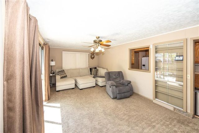 6603 N Grand Avenue, Kansas City, MO 64118