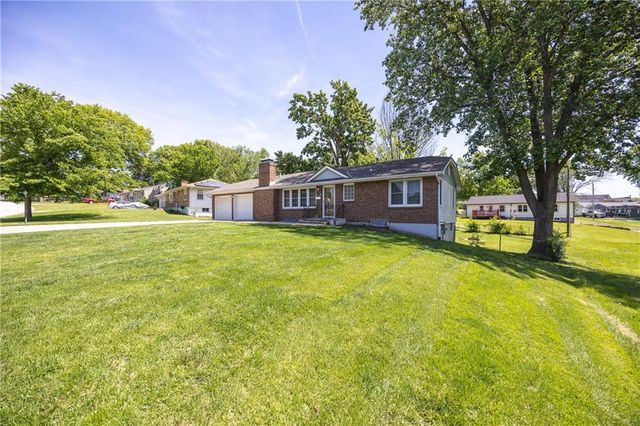 6603 N Grand Avenue, Kansas City, MO 64118