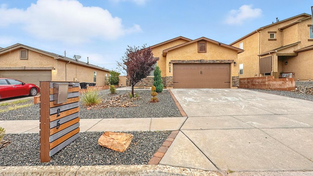25 VISTA DEL CERRO Drive, Los Lunas, NM 87031
