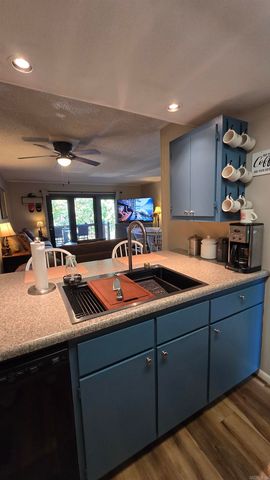 601 Dave Creek Parkway 82, Fairfield Bay, AR 72088