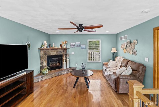 208 E Temple Street, Freeburg, IL 62243