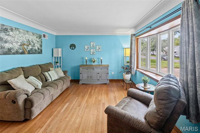 208 E Temple Street, Freeburg, IL 62243