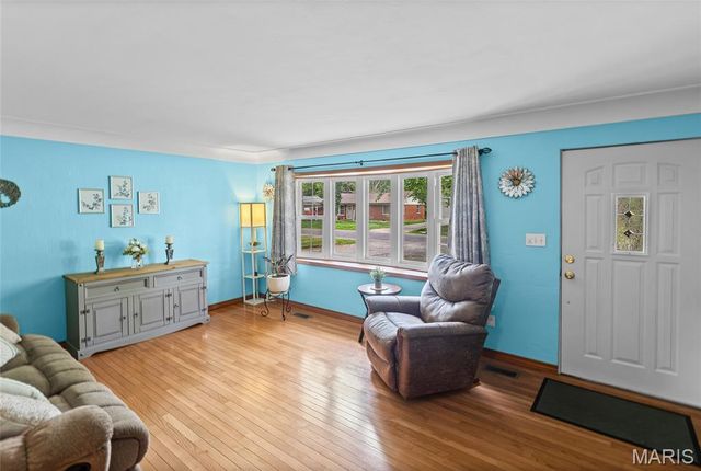 208 E Temple Street, Freeburg, IL 62243