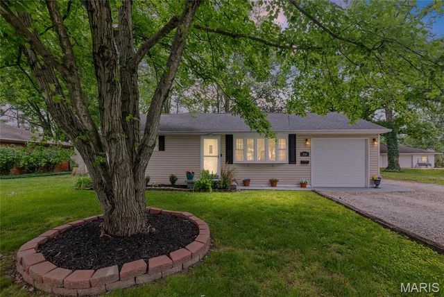208 E Temple Street, Freeburg, IL 62243