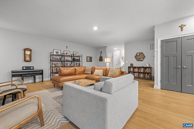 271 TWO RIVERS DR, Troy, VA 22974