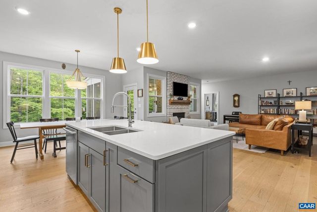 271 TWO RIVERS DR, Troy, VA 22974