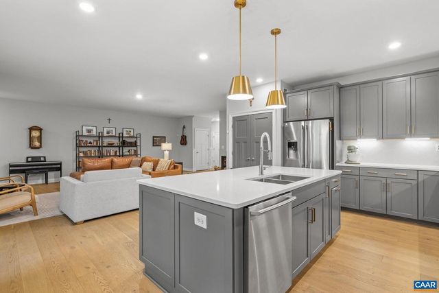 271 TWO RIVERS DR, Troy, VA 22974