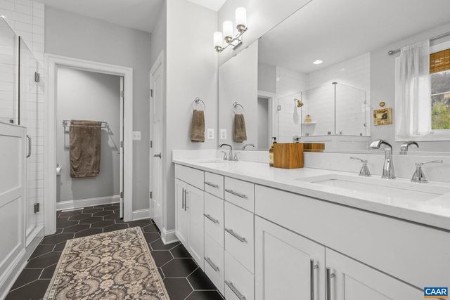 271 TWO RIVERS DR, Troy, VA 22974