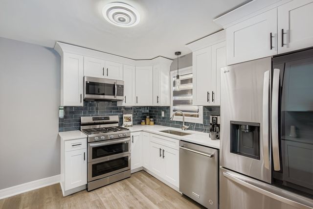 8841 S Utica Street, Evergreen Park, IL 60805