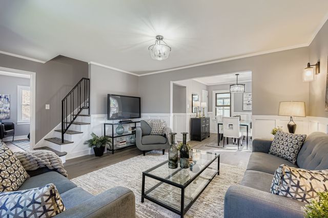 8841 S Utica Street, Evergreen Park, IL 60805