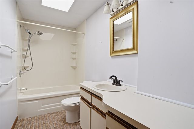 53 Kristee Circle, West Warwick, RI 02893