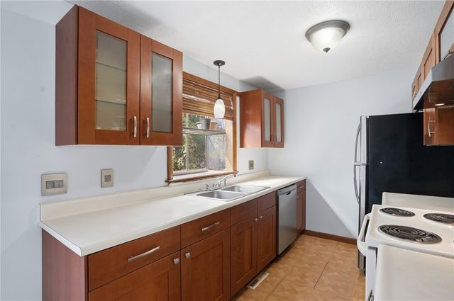 53 Kristee Circle, West Warwick, RI 02893