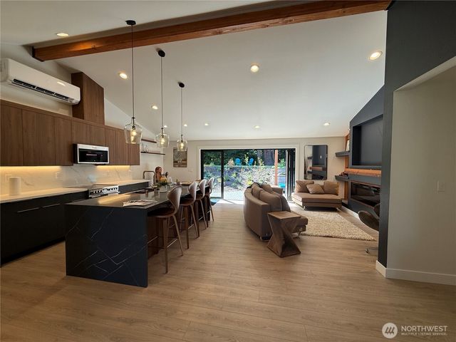 12631 94th Avenue NE, Kirkland, WA 98034