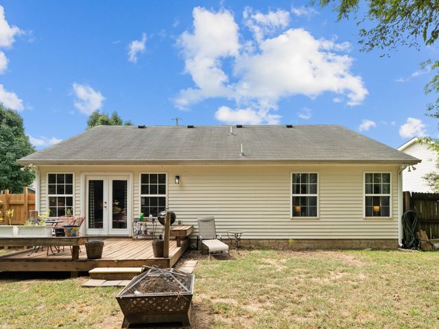 1428 Eastwoods Dr, Murfreesboro, TN 37130