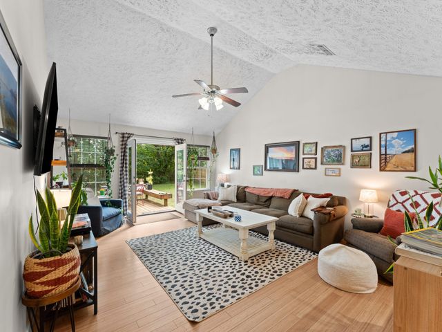 1428 Eastwoods Dr, Murfreesboro, TN 37130