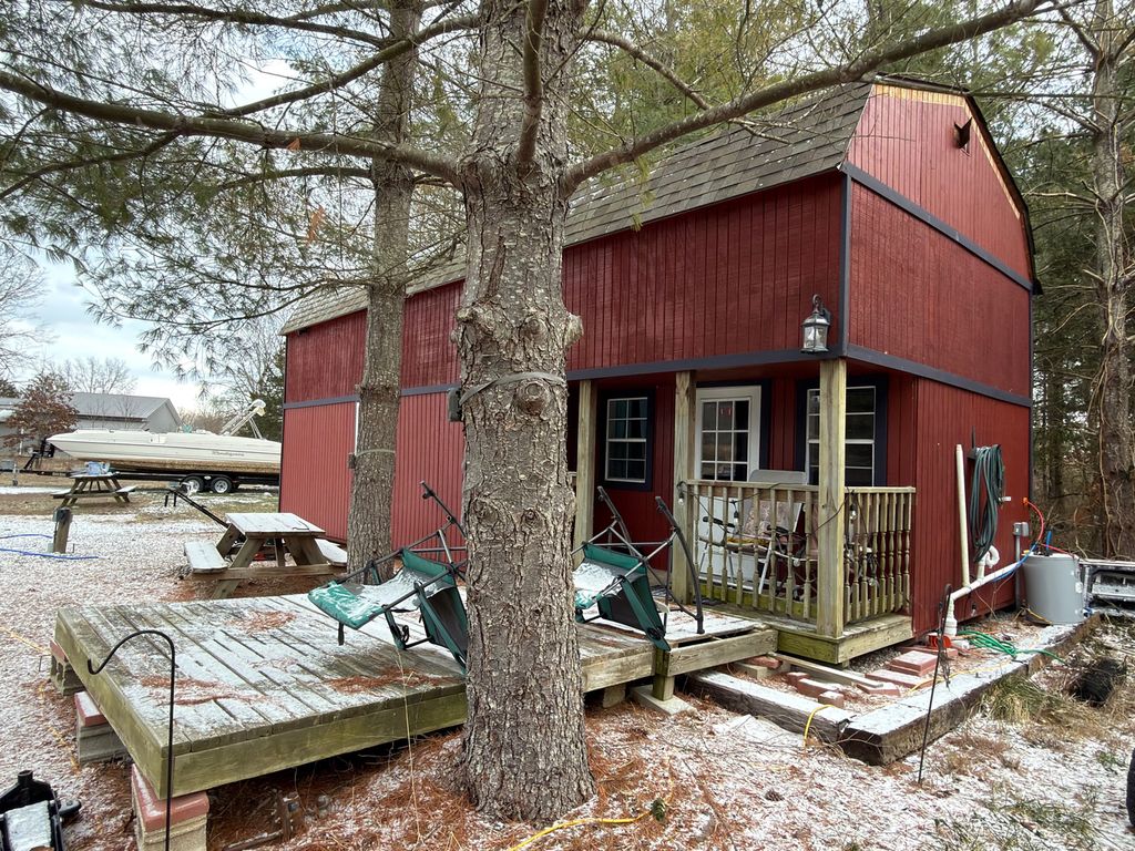 Image 11 of property listing at 2878 Lazy Acre Road, Odin, IL 62870