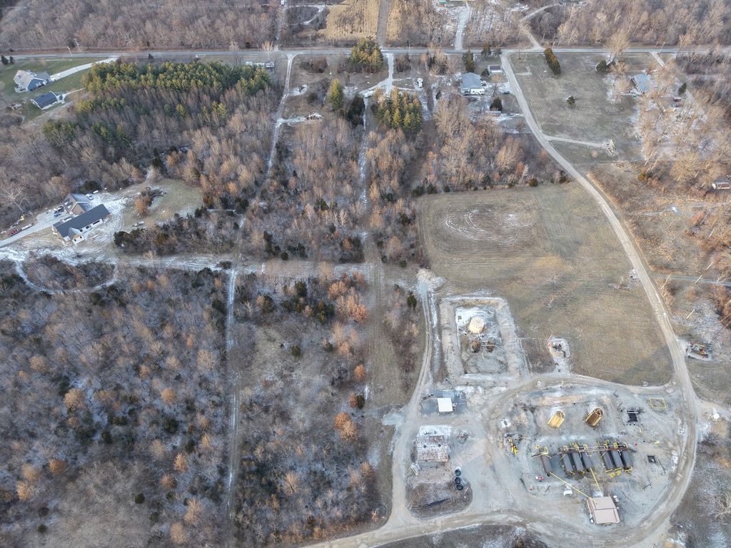 Image 34 of property listing at 2878 Lazy Acre Road, Odin, IL 62870