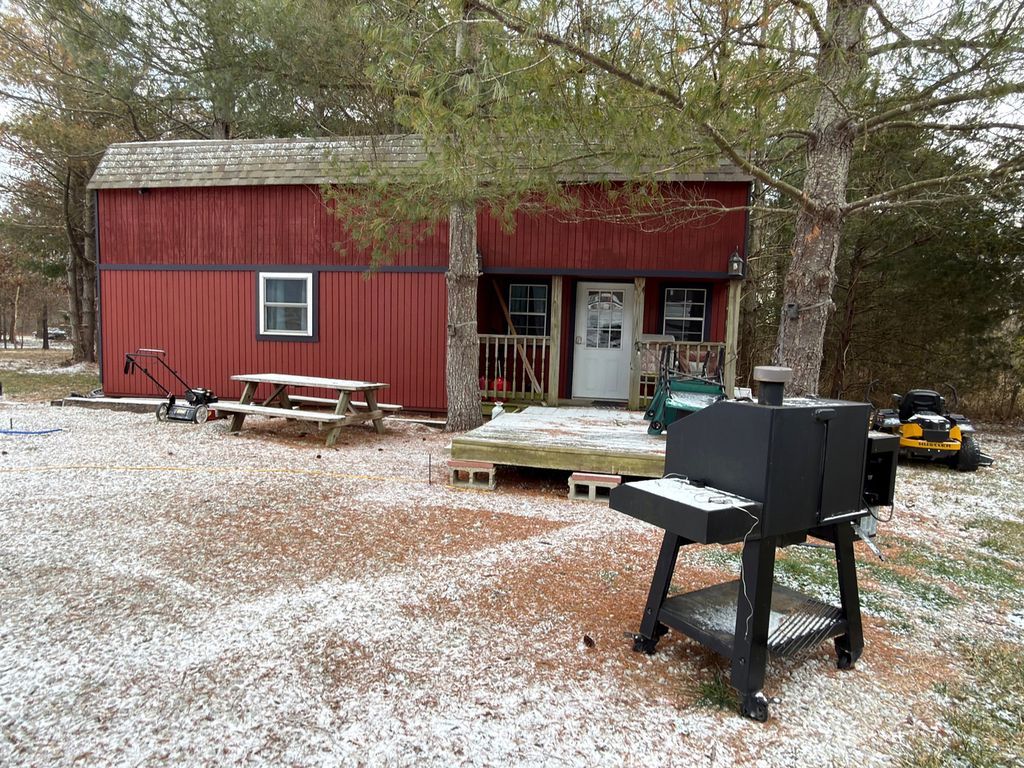 Image 6 of property listing at 2878 Lazy Acre Road, Odin, IL 62870