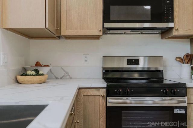 17340 Caminito Canasto, San Diego, CA 92127