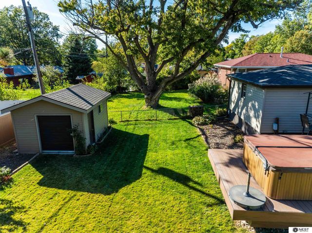 7601 Holdrege Street, Lincoln, NE 68505