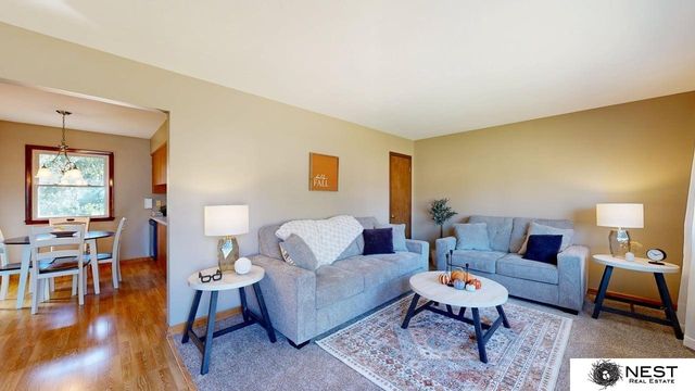 7601 Holdrege Street, Lincoln, NE 68505