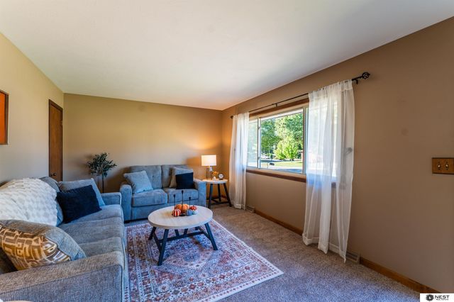 7601 Holdrege Street, Lincoln, NE 68505