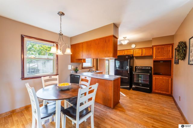 7601 Holdrege Street, Lincoln, NE 68505