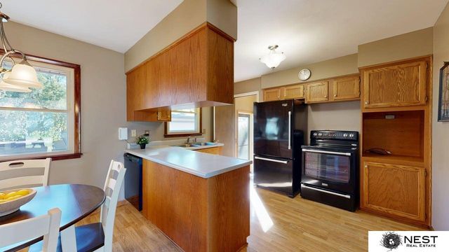 7601 Holdrege Street, Lincoln, NE 68505