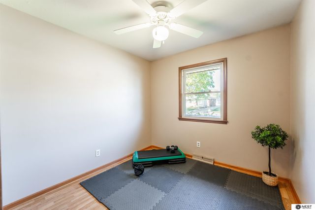 7601 Holdrege Street, Lincoln, NE 68505