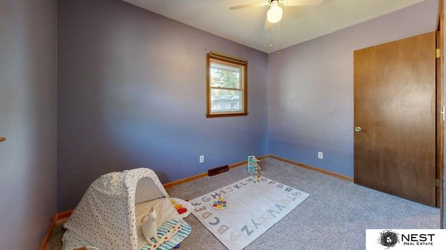 7601 Holdrege Street, Lincoln, NE 68505