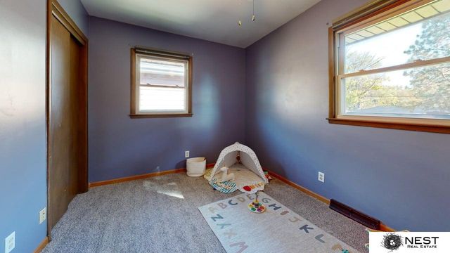 7601 Holdrege Street, Lincoln, NE 68505