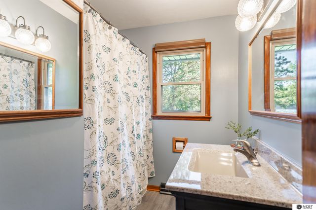 7601 Holdrege Street, Lincoln, NE 68505