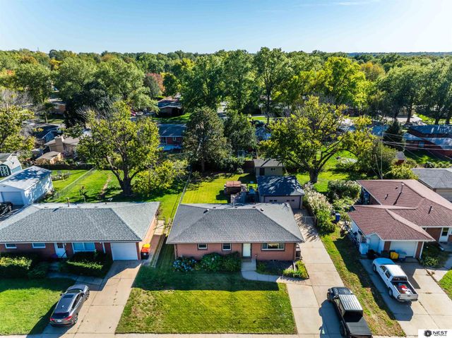 7601 Holdrege Street, Lincoln, NE 68505