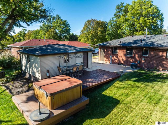 7601 Holdrege Street, Lincoln, NE 68505