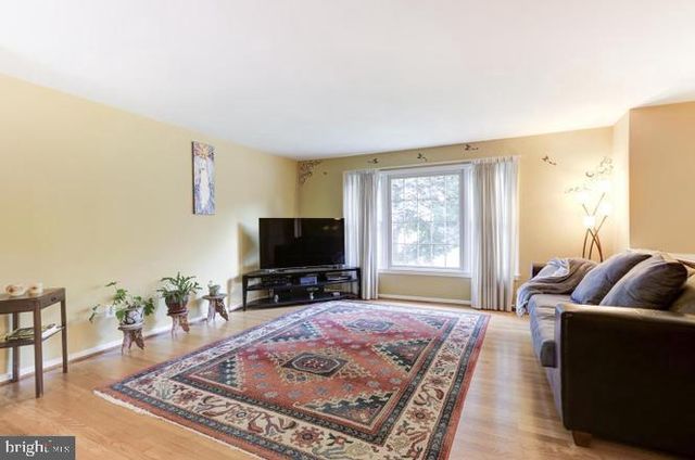 7893 GODOLPHIN DR, Springfield, VA 22153