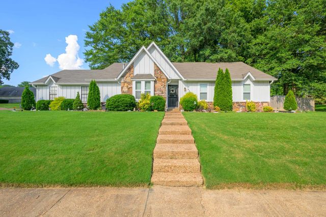 9302 FLETCHER TRACE PKY, Lakeland, TN 38002