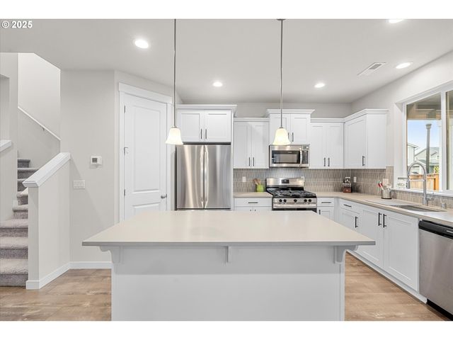 4231 Ne 184th St, Vancouver, WA 98686