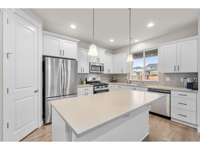 4231 Ne 184th St, Vancouver, WA 98686