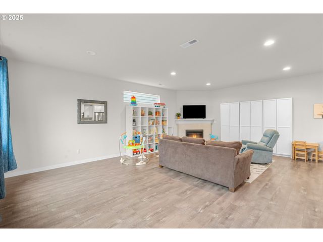 4231 Ne 184th St, Vancouver, WA 98686
