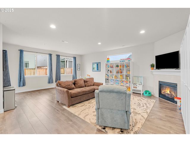 4231 Ne 184th St, Vancouver, WA 98686