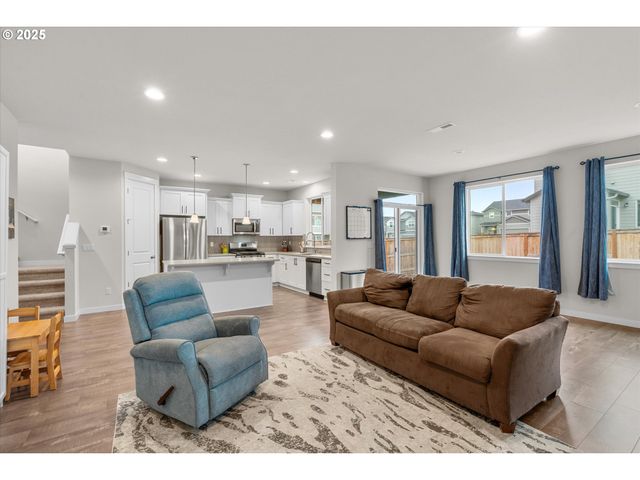 4231 Ne 184th St, Vancouver, WA 98686