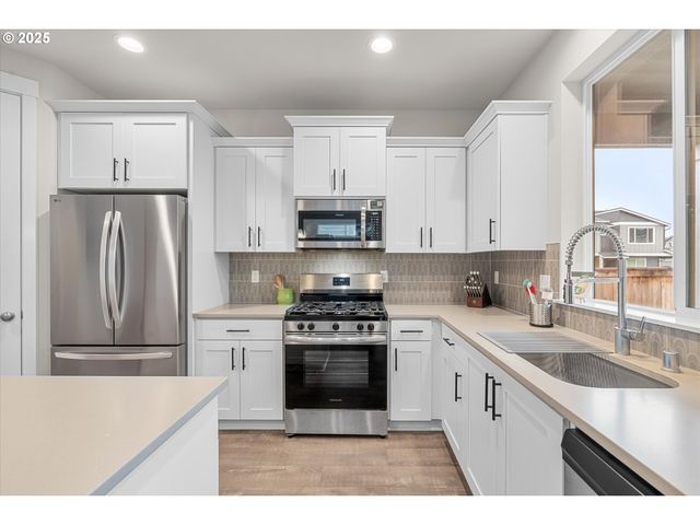4231 Ne 184th St, Vancouver, WA 98686