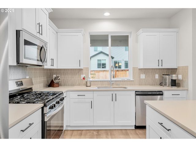 4231 Ne 184th St, Vancouver, WA 98686