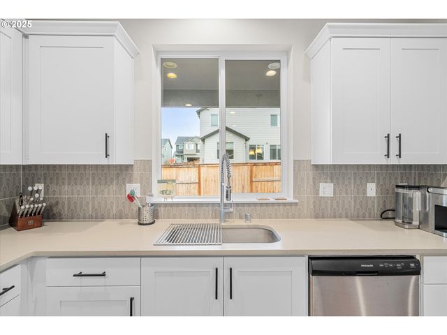 4231 Ne 184th St, Vancouver, WA 98686