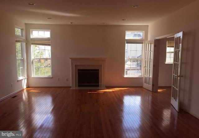 7209 BLADEN PL, Gainesville, VA 20155