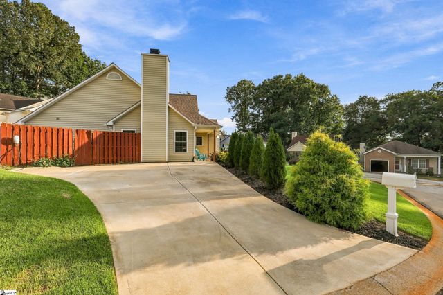 2 Pecan Grove Court, Travelers Rest, SC 29690